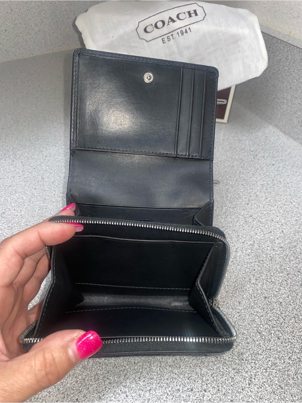 Coach Vintage Unisex Black Leather Bifold Zip Compact Wallet All Inclusive NIB - Picture 7 of 14